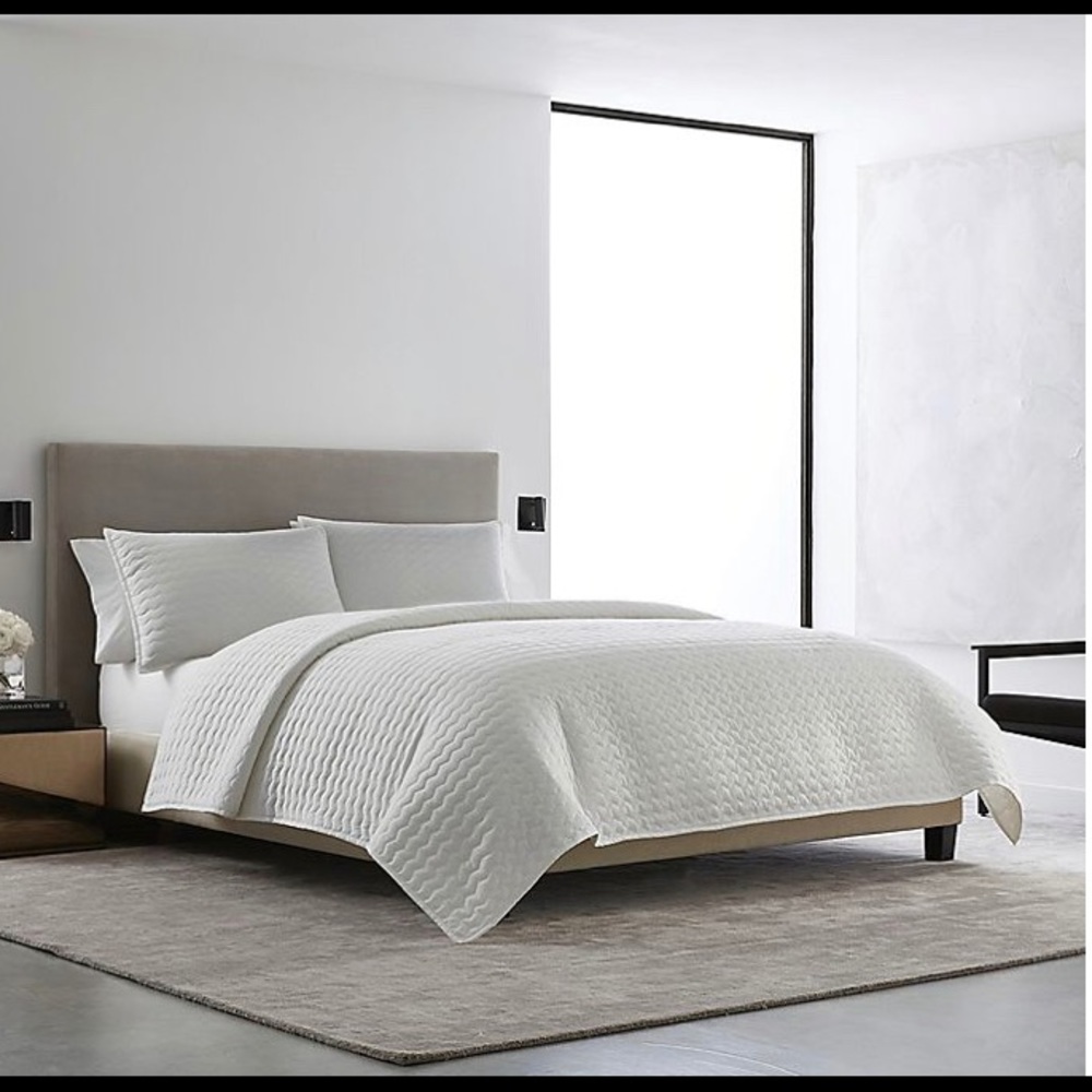 Vera Wang Herringbone King Quilt Set in White